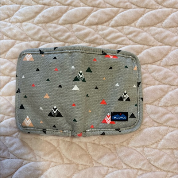 Kavu Triangular Pattern Wallet - Multicolor on Gray - Picture 3 of 5